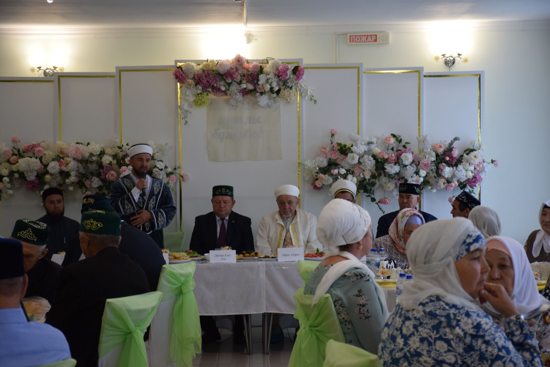 В образовательном центре имени Ахмадзаки хазрата Сафиуллина прошел Курбан-меджлис