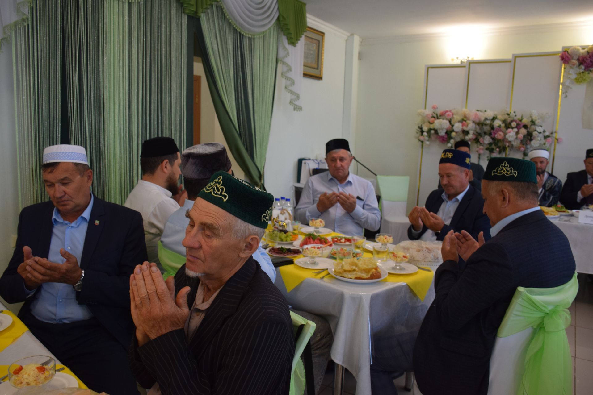 В образовательном центре имени Ахмадзаки хазрата Сафиуллина прошел Курбан-меджлис