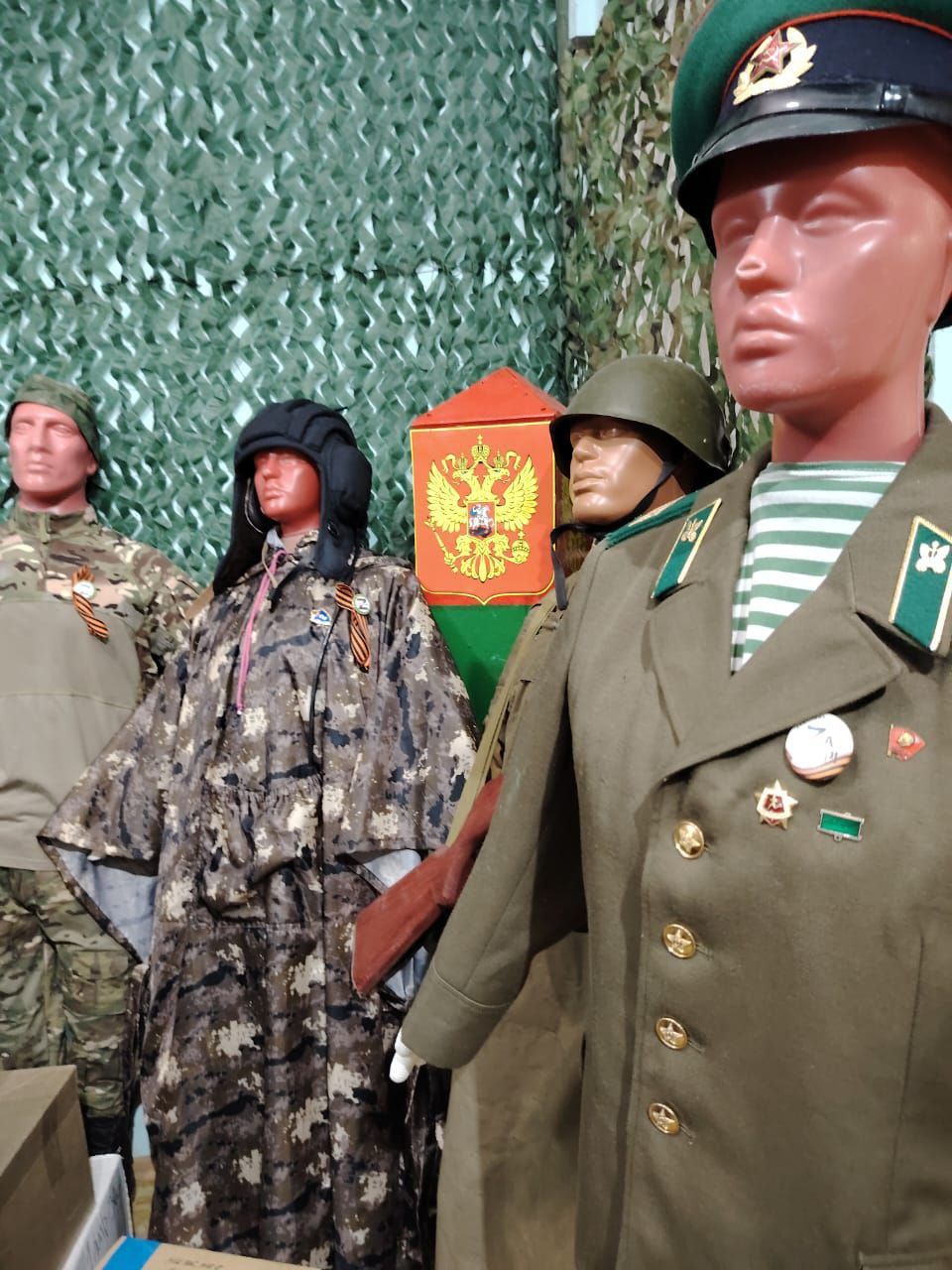 Центр «Гармония» организовал для подопечных экскурсию в военно-патриотический музей