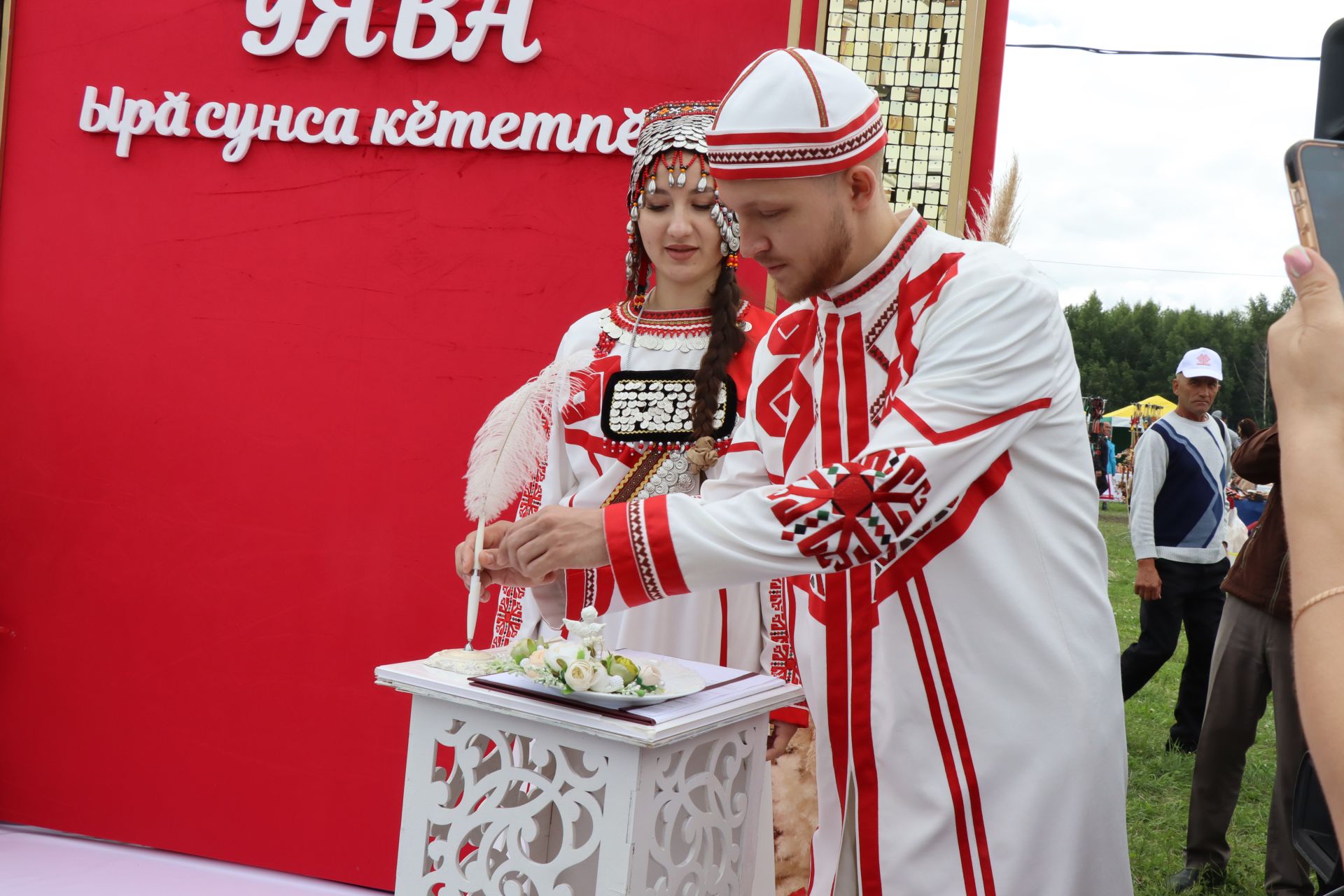 Молодожены Игорь Мамонов и Ирина Савгачева сказали «Да!» на республиканском празднике Уяв в Нурлате