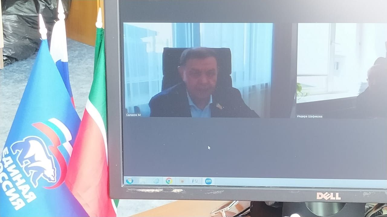 В Нурлате депутат Госсовета РТ Мякзюм Салахов провел онлайн-прием граждан