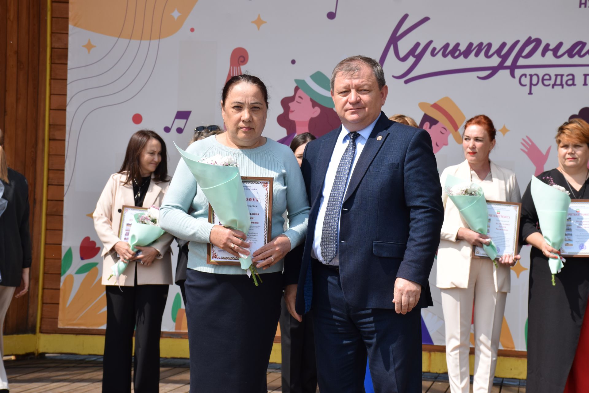 В преддверии Дня социального работника в Нурлате прошло праздничное мероприятие