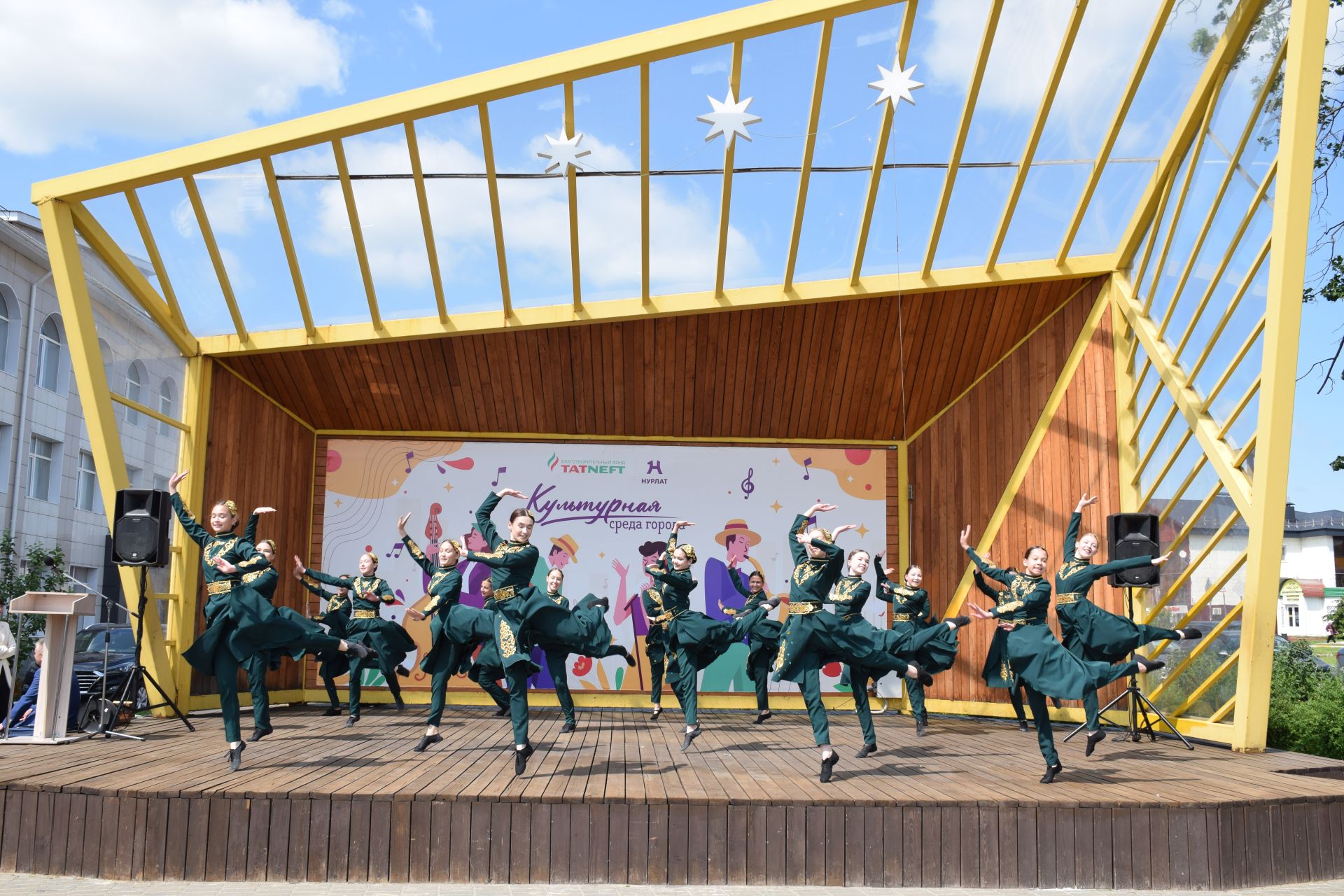 В преддверии Дня социального работника в Нурлате прошло праздничное мероприятие