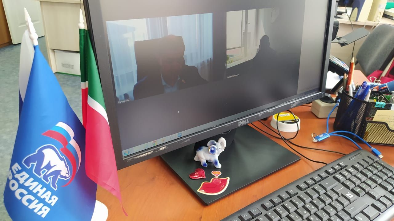 В Нурлате депутат Госсовета РТ Мякзюм Салахов провел онлайн-прием граждан