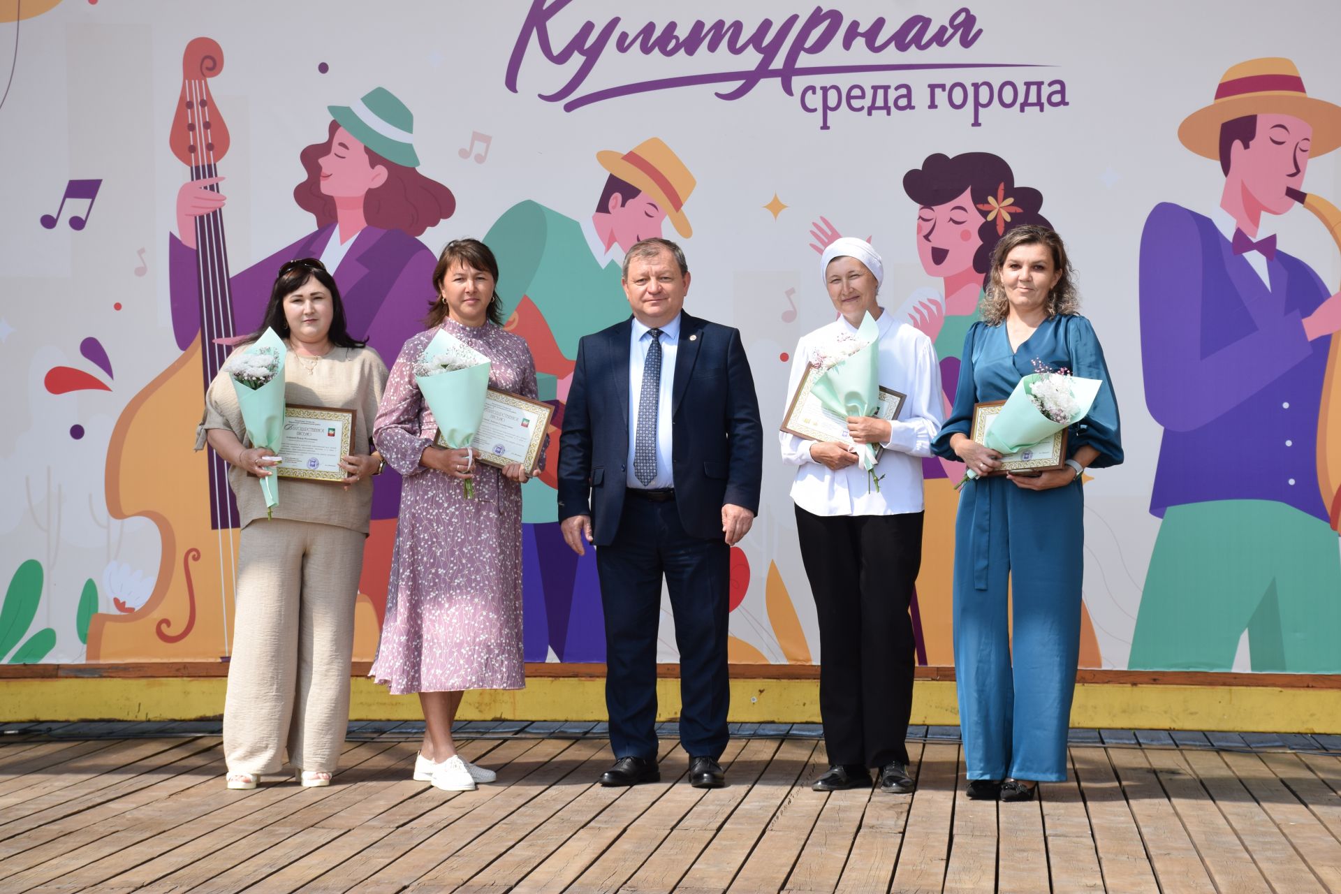 В преддверии Дня социального работника в Нурлате прошло праздничное мероприятие