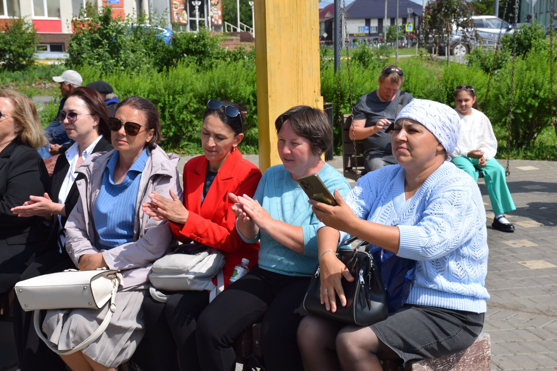 В преддверии Дня социального работника в Нурлате прошло праздничное мероприятие