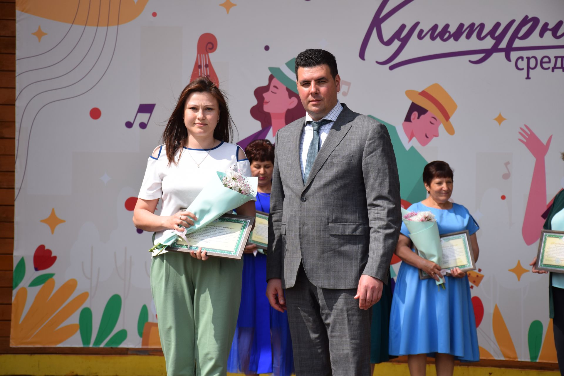 В преддверии Дня социального работника в Нурлате прошло праздничное мероприятие