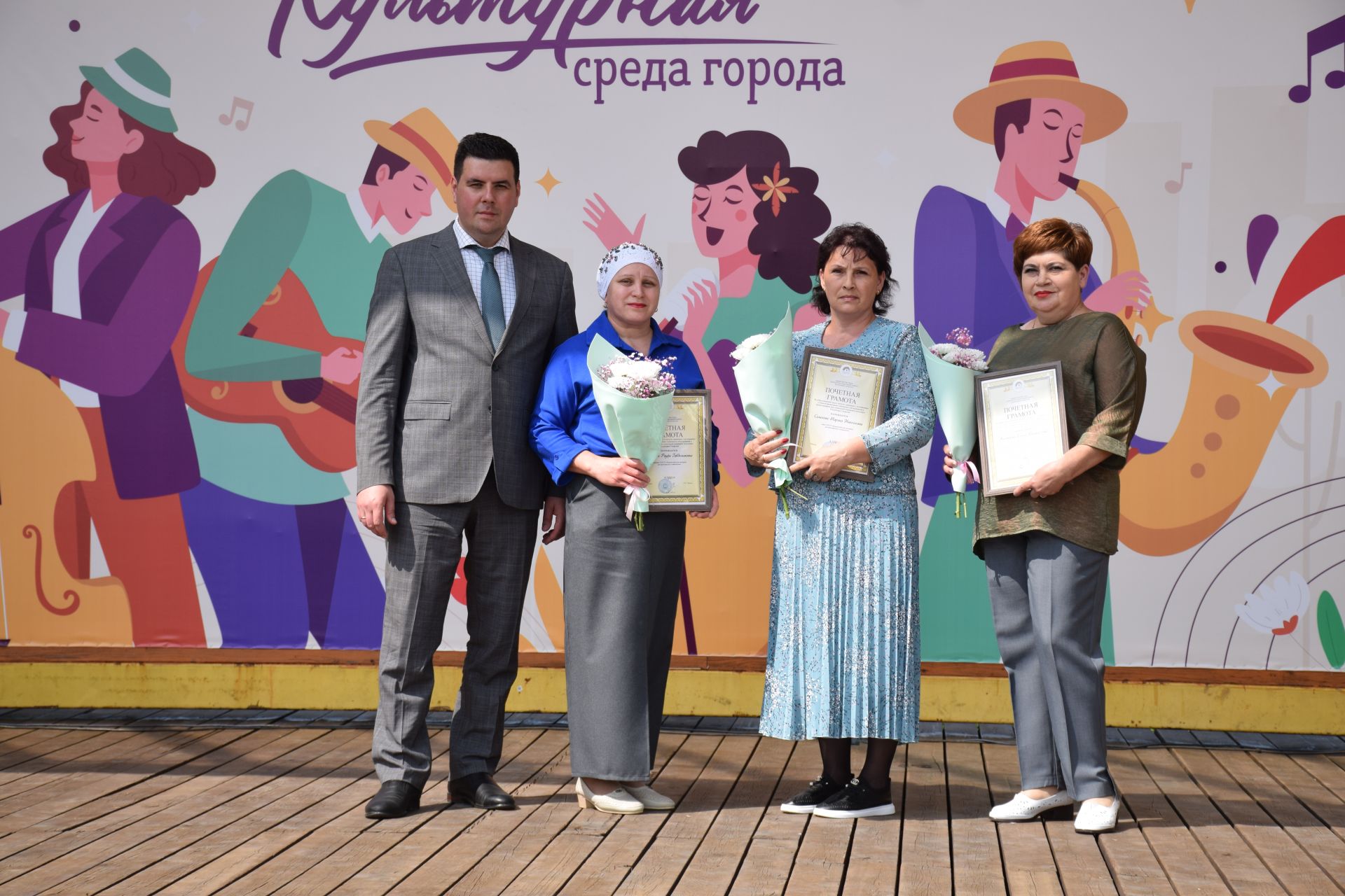 В преддверии Дня социального работника в Нурлате прошло праздничное мероприятие