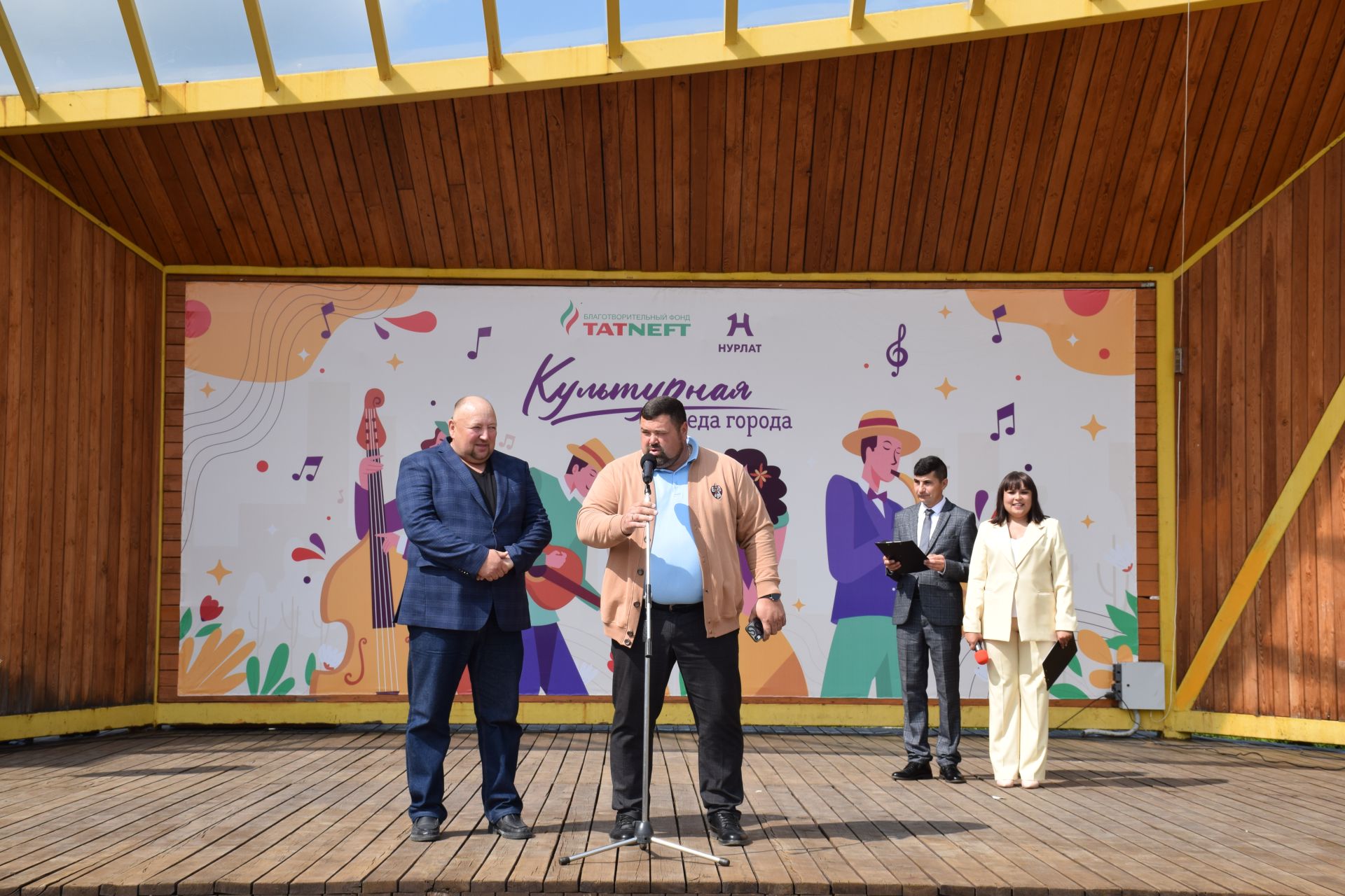 В преддверии Дня социального работника в Нурлате прошло праздничное мероприятие