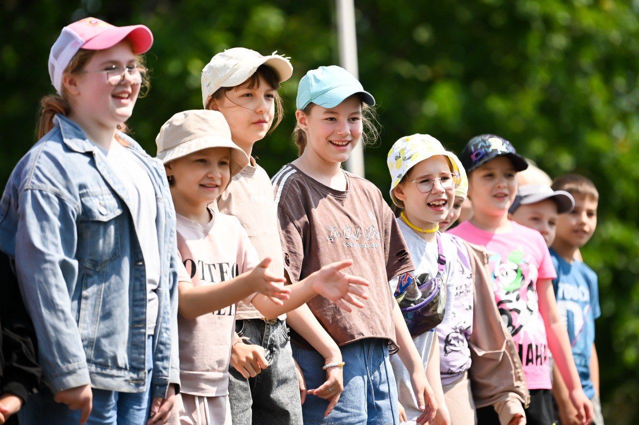 Детский лагерь «Вишнёвая Поляна» встречает героев: день с пожарными ПЧ-73