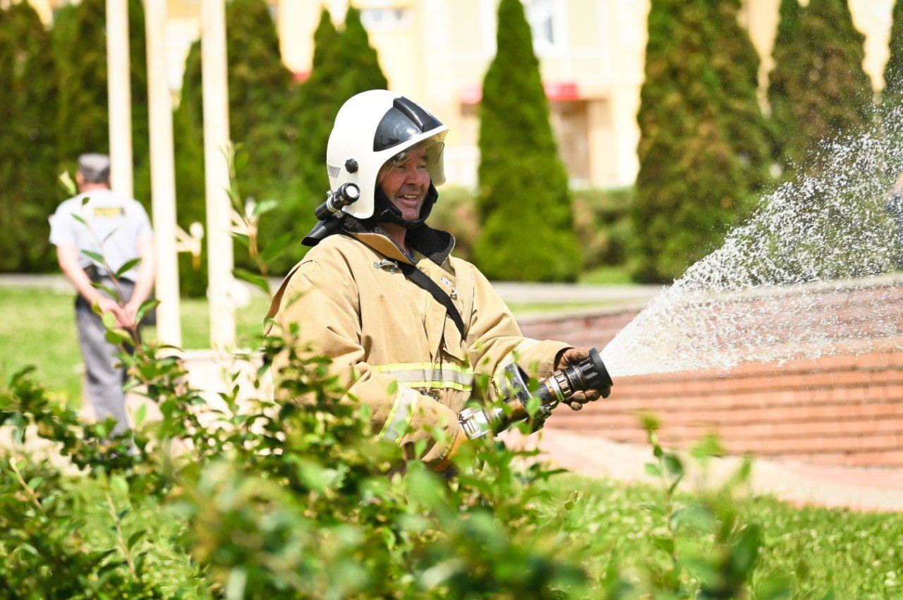 Детский лагерь «Вишнёвая Поляна» встречает героев: день с пожарными ПЧ-73