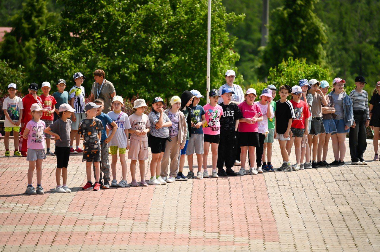 Детский лагерь «Вишнёвая Поляна» встречает героев: день с пожарными ПЧ-73
