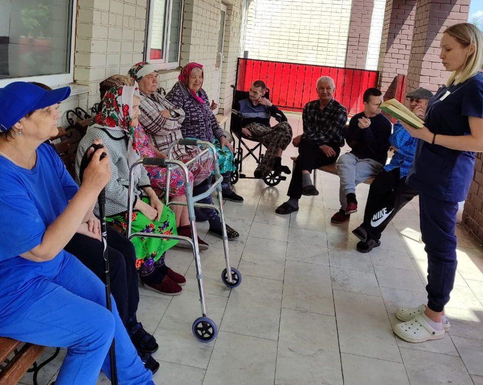 День русского языка: праздник слова и культуры в Нурлатском доме престарелых