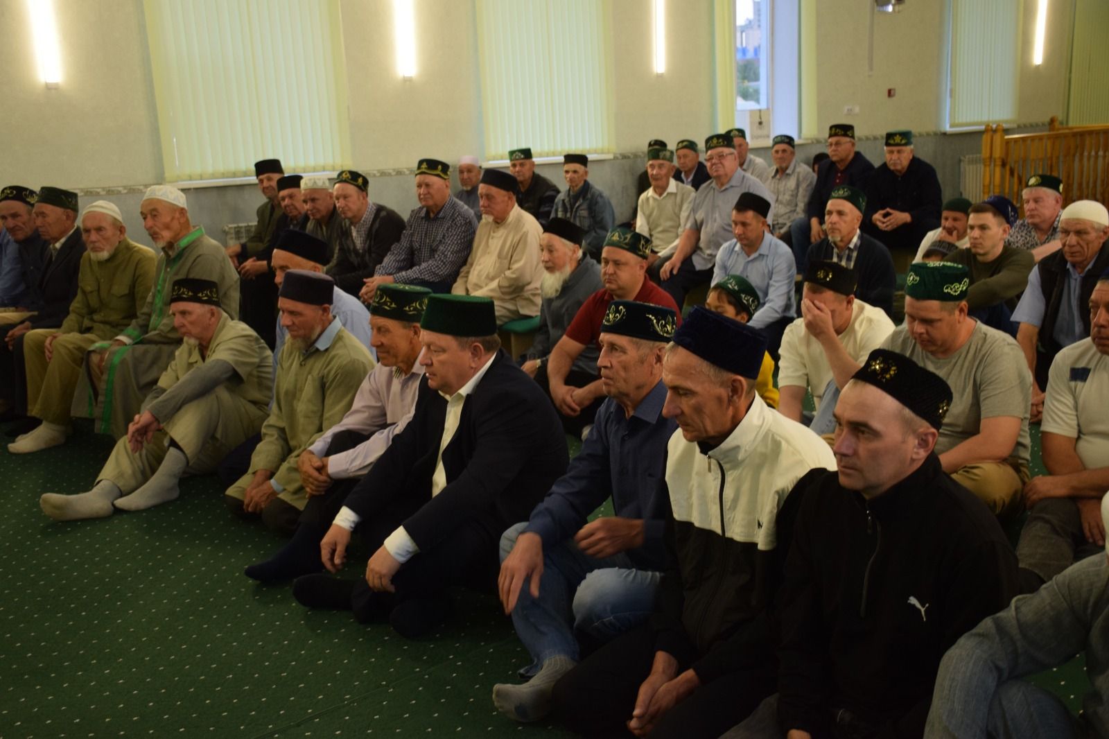 Нурлатцы отмечают Курбан-байрам: в мечетях района прошли праздничные богослужения
