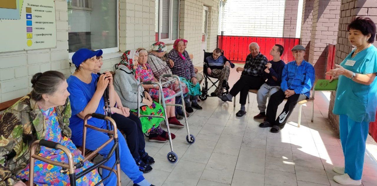 День русского языка: праздник слова и культуры в Нурлатском доме престарелых