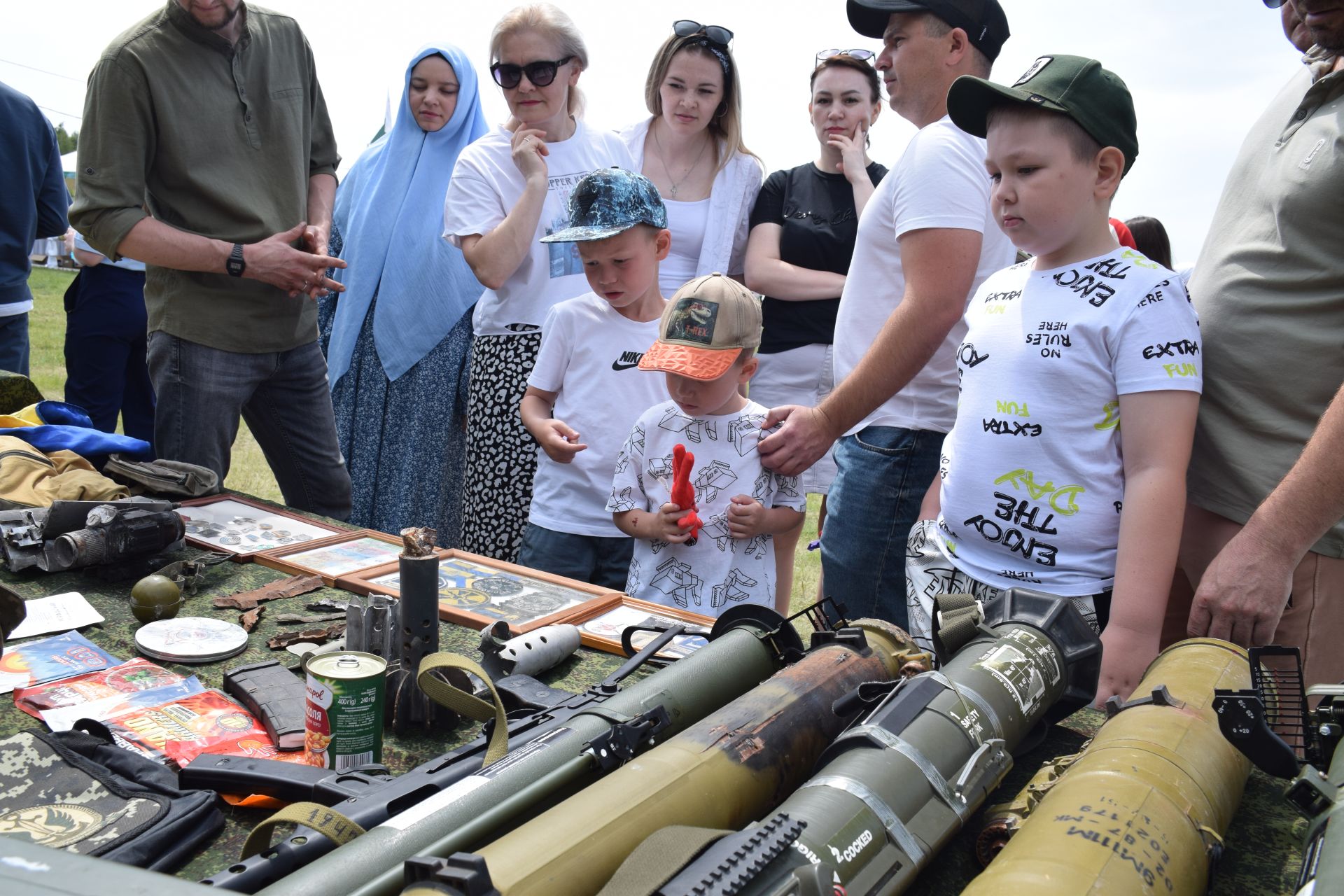 «Тропа мужества» и трофеи СВО: патриотическая площадка фонда «Все для Победы Нурлат» стала центром притяжения на Сабантуе
