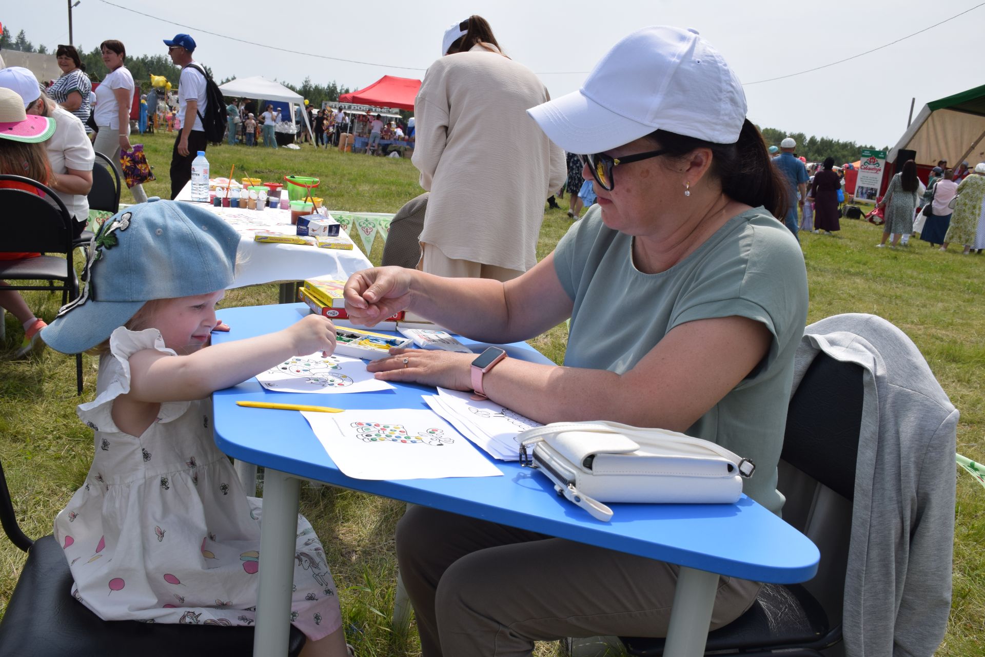 Захит Зядитов из Нового Иглайкина покорил 12-метровый шест на Сабантуе в Нурлате