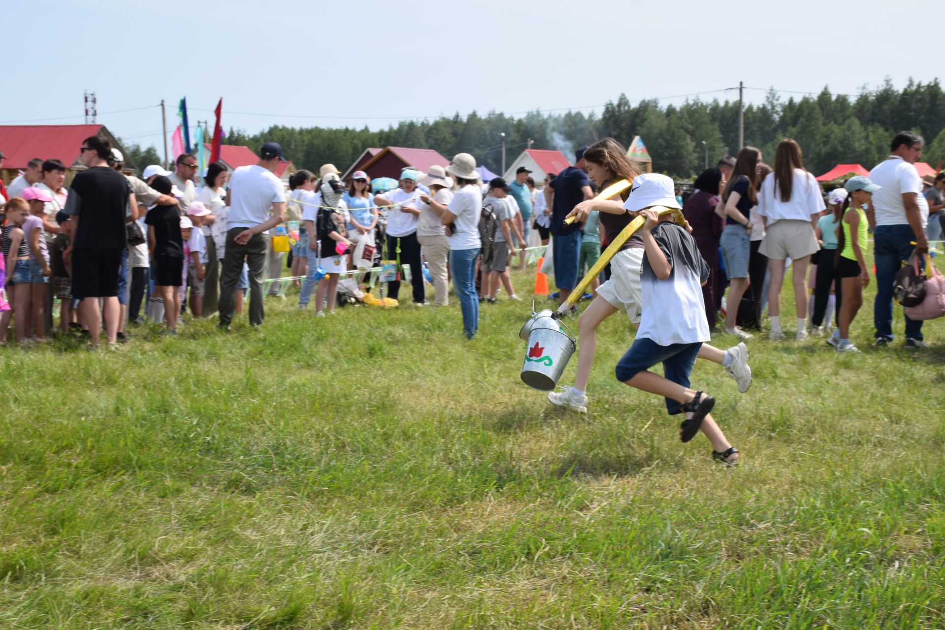 Захит Зядитов из Нового Иглайкина покорил 12-метровый шест на Сабантуе в Нурлате
