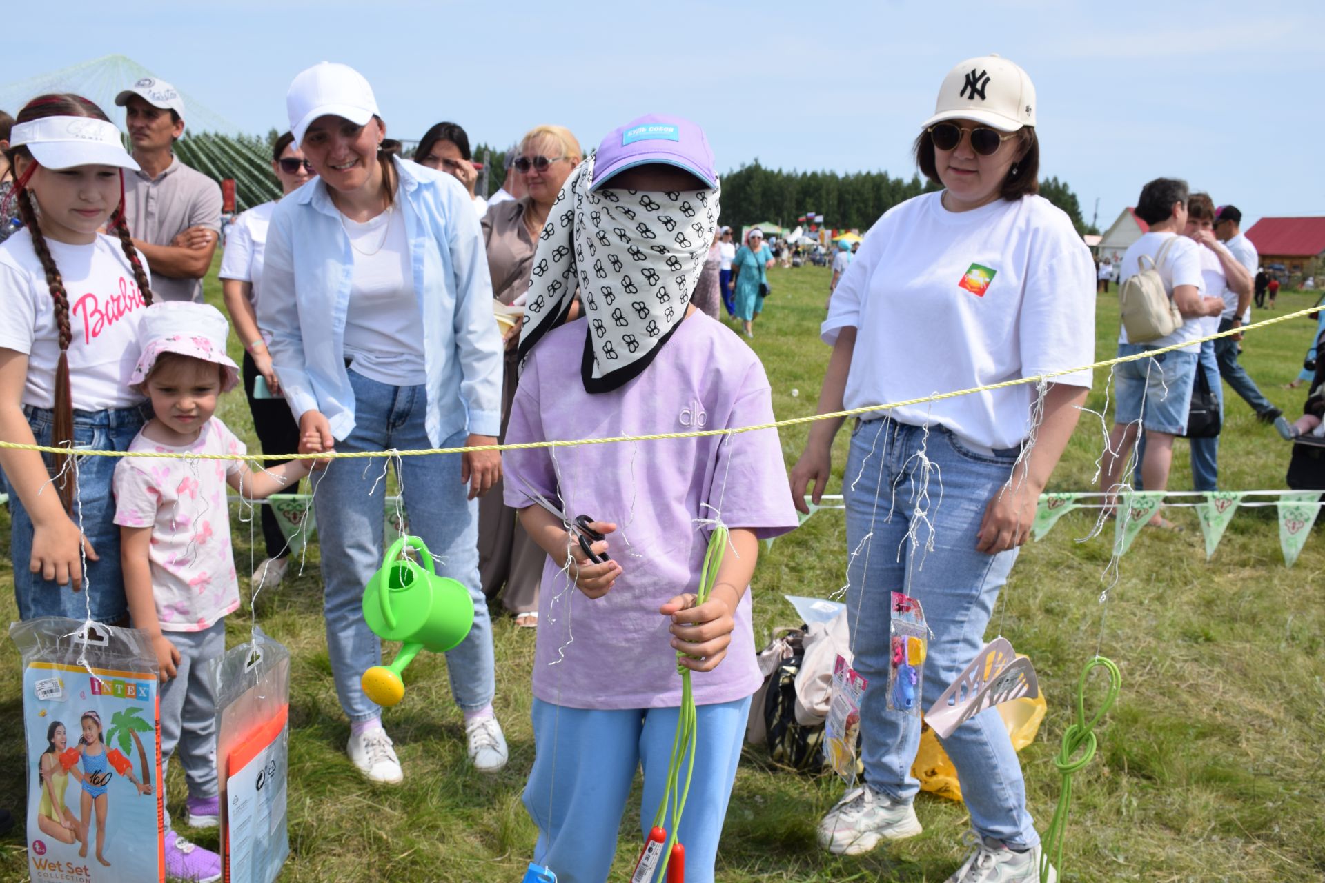 Захит Зядитов из Нового Иглайкина покорил 12-метровый шест на Сабантуе в Нурлате