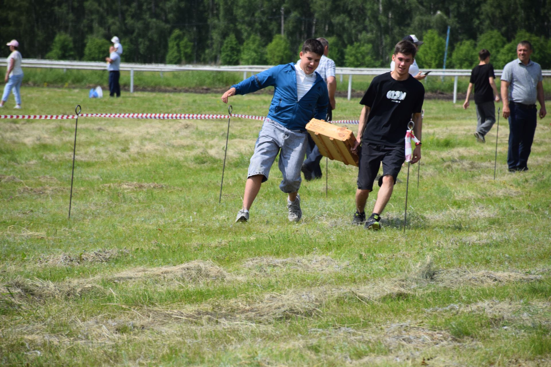 «Тропа мужества» и трофеи СВО: патриотическая площадка фонда «Все для Победы Нурлат» стала центром притяжения на Сабантуе