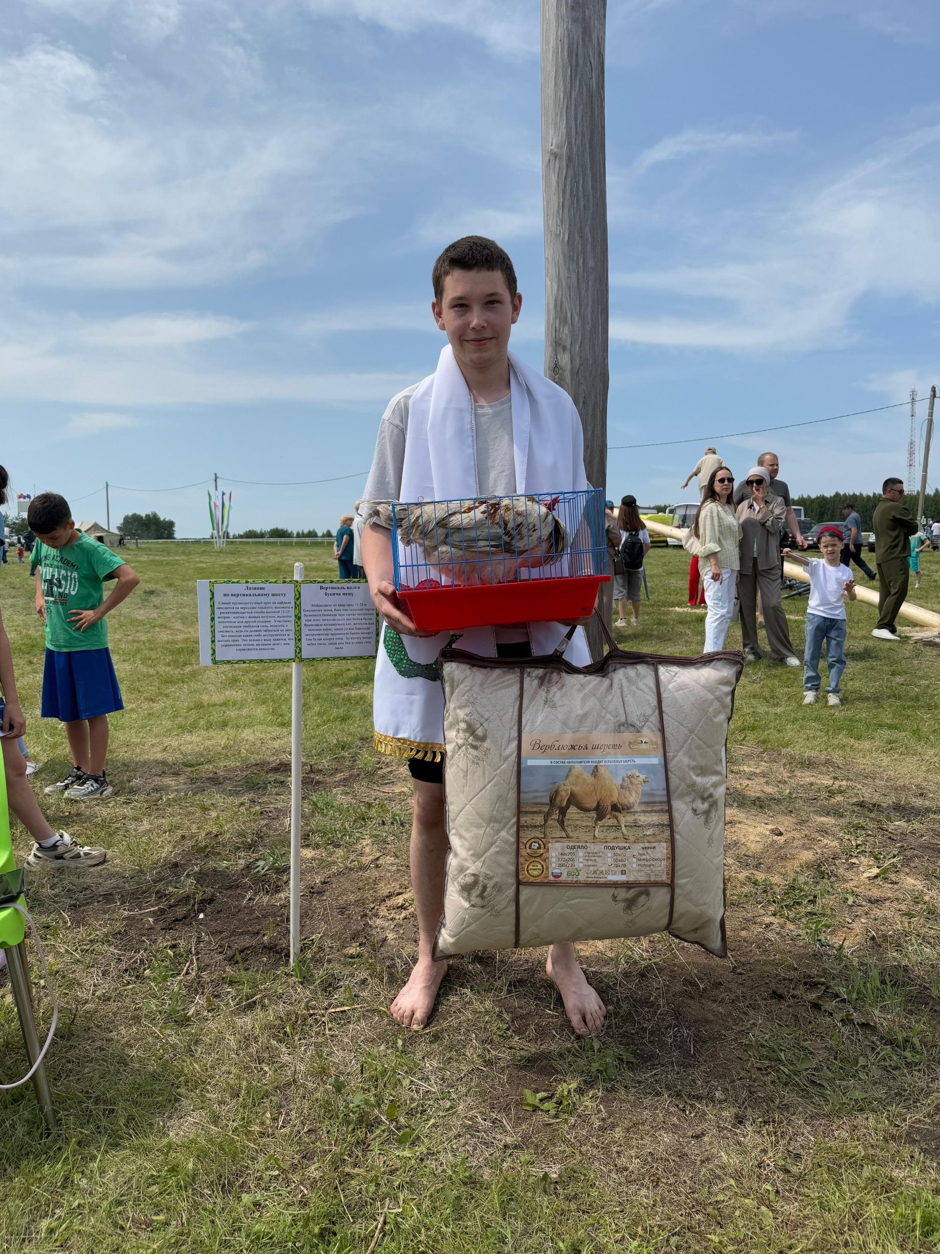 Захит Зядитов из Нового Иглайкина покорил 12-метровый шест на Сабантуе в Нурлате