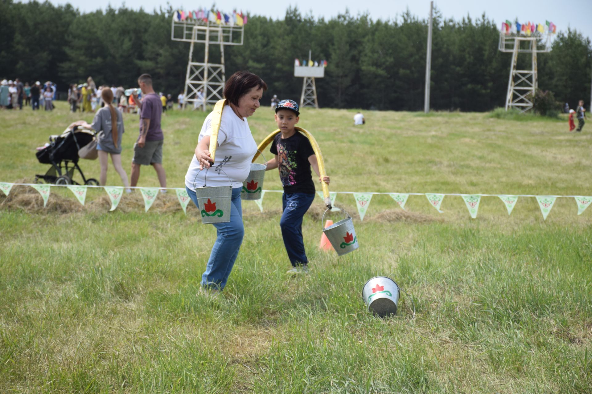 Захит Зядитов из Нового Иглайкина покорил 12-метровый шест на Сабантуе в Нурлате