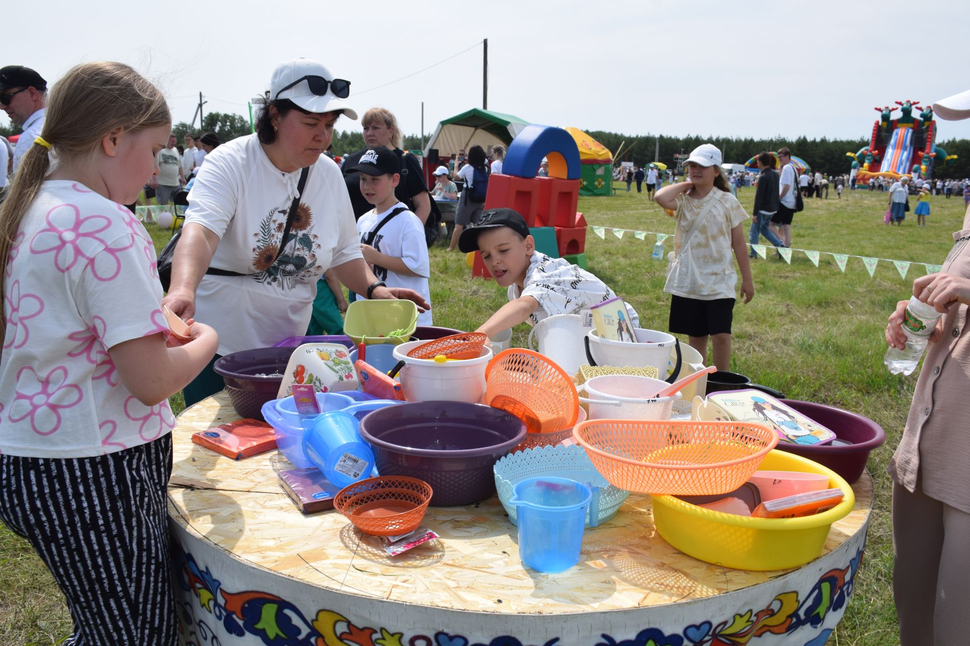 Захит Зядитов из Нового Иглайкина покорил 12-метровый шест на Сабантуе в Нурлате