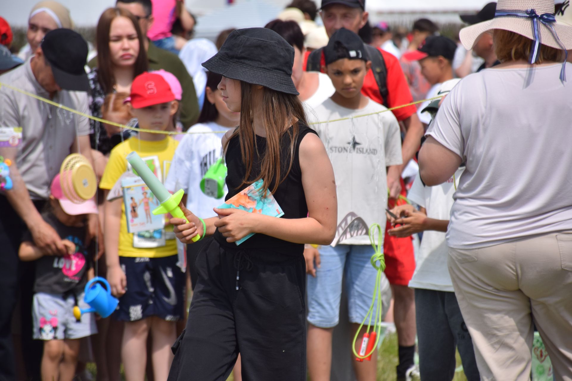 Захит Зядитов из Нового Иглайкина покорил 12-метровый шест на Сабантуе в Нурлате
