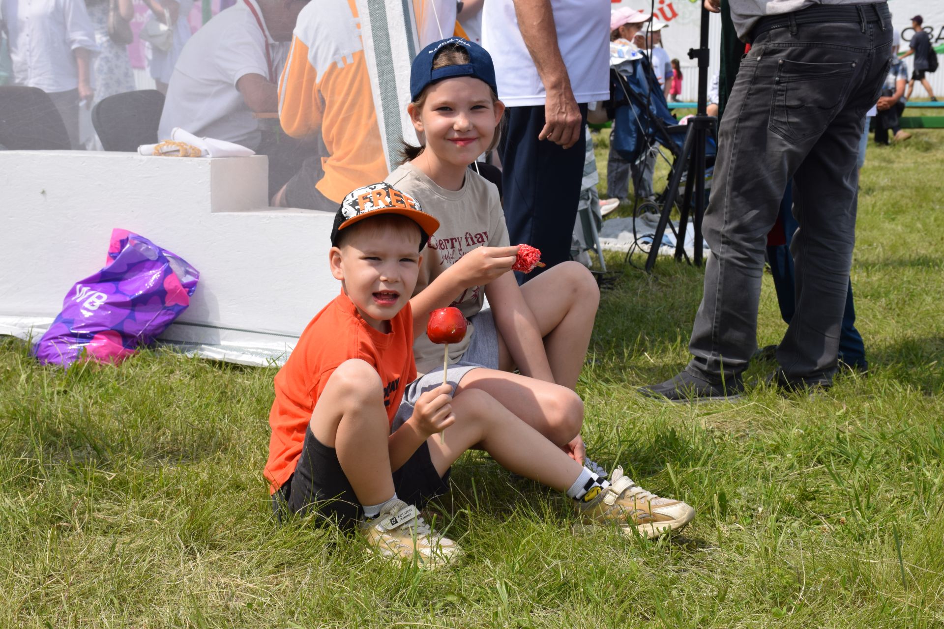 Захит Зядитов из Нового Иглайкина покорил 12-метровый шест на Сабантуе в Нурлате
