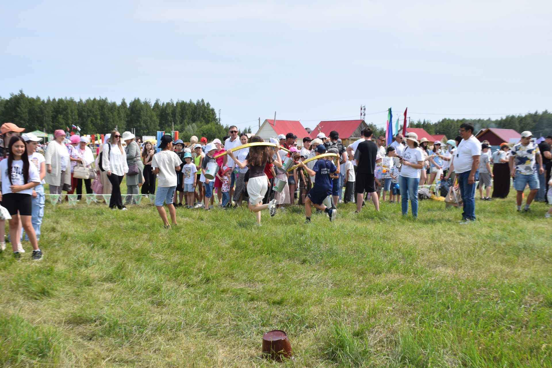 Захит Зядитов из Нового Иглайкина покорил 12-метровый шест на Сабантуе в Нурлате