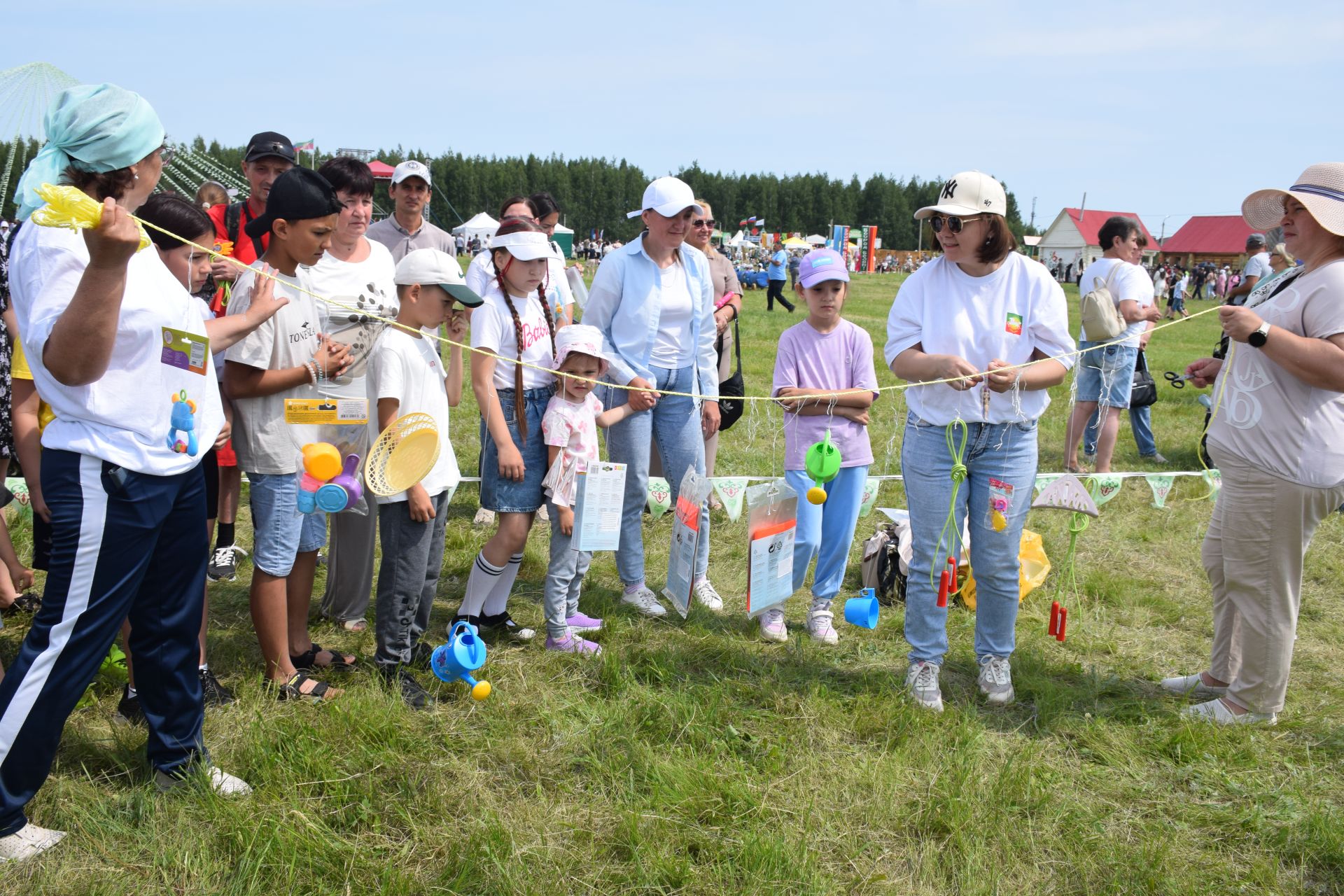 Захит Зядитов из Нового Иглайкина покорил 12-метровый шест на Сабантуе в Нурлате