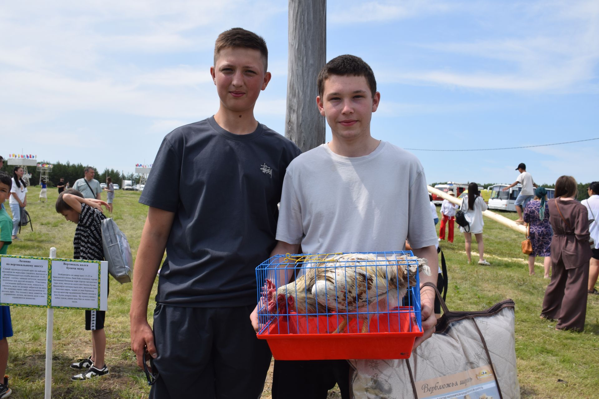Захит Зядитов из Нового Иглайкина покорил 12-метровый шест на Сабантуе в Нурлате
