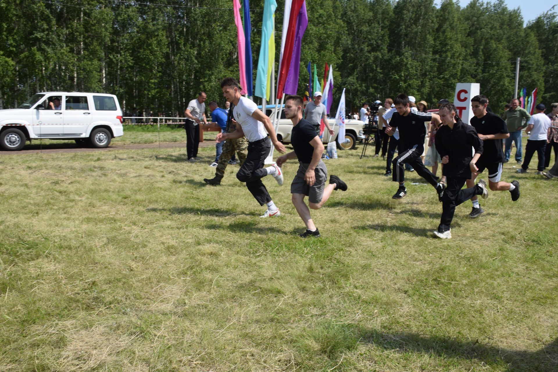 «Тропа мужества» и трофеи СВО: патриотическая площадка фонда «Все для Победы Нурлат» стала центром притяжения на Сабантуе