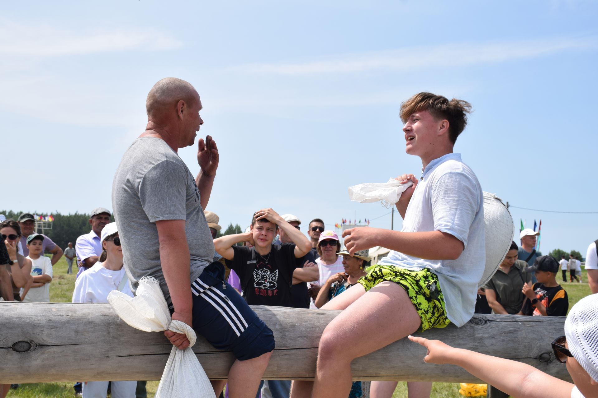 Захит Зядитов из Нового Иглайкина покорил 12-метровый шест на Сабантуе в Нурлате