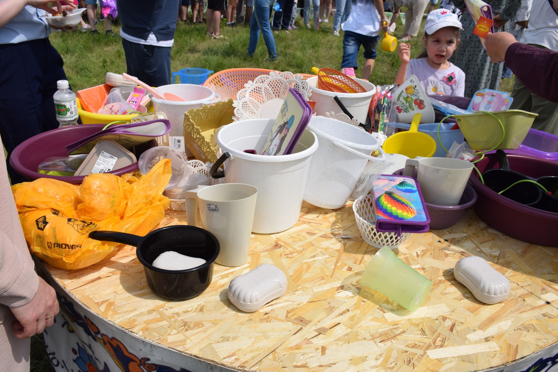 Захит Зядитов из Нового Иглайкина покорил 12-метровый шест на Сабантуе в Нурлате