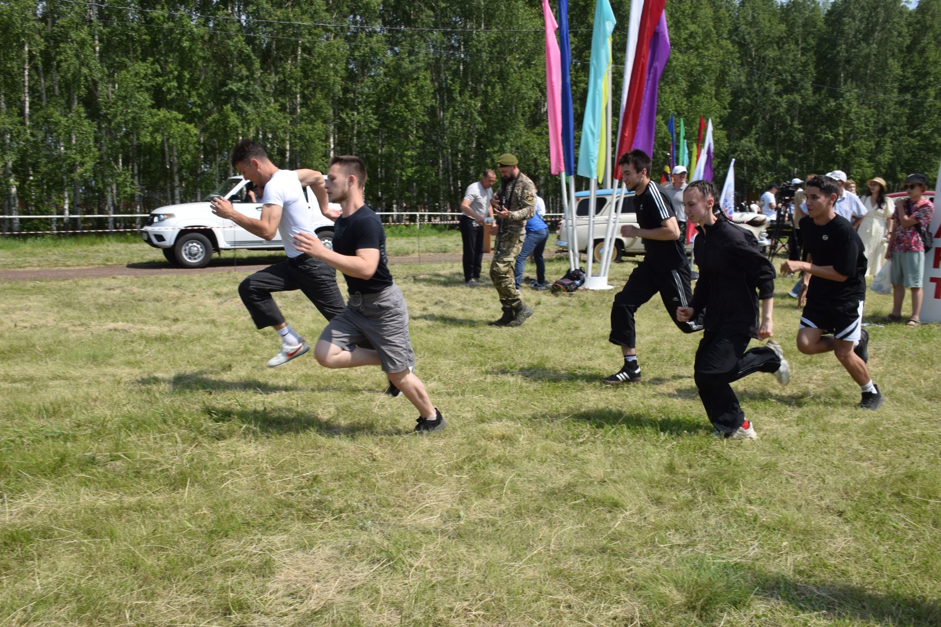 «Тропа мужества» и трофеи СВО: патриотическая площадка фонда «Все для Победы Нурлат» стала центром притяжения на Сабантуе