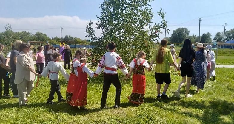 День села и Троица: народные гуляния объединили жителей Мамыкова в духе традиций