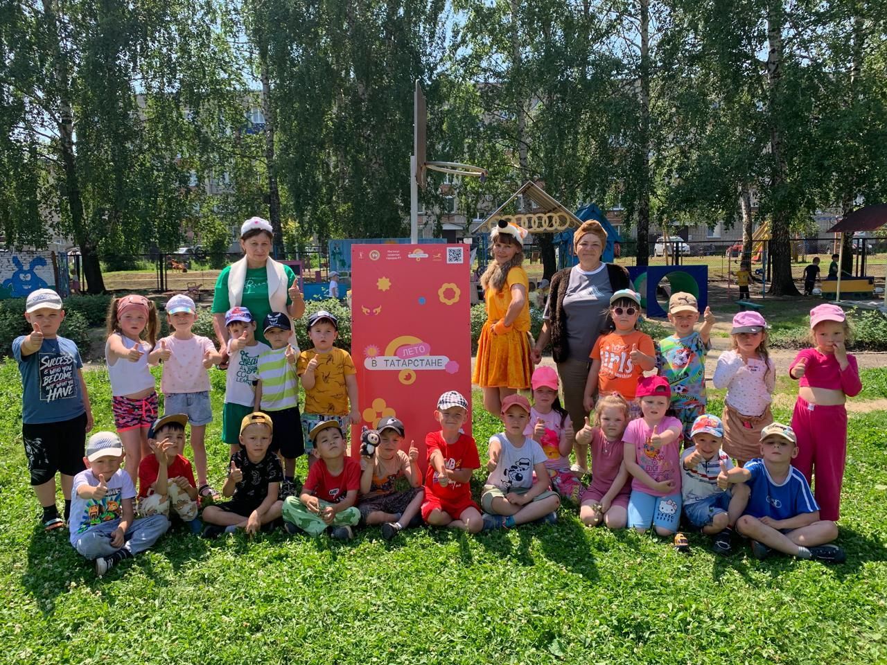 Нурлатские дошколята весело проводят лето: спорт, творчество и дружба!