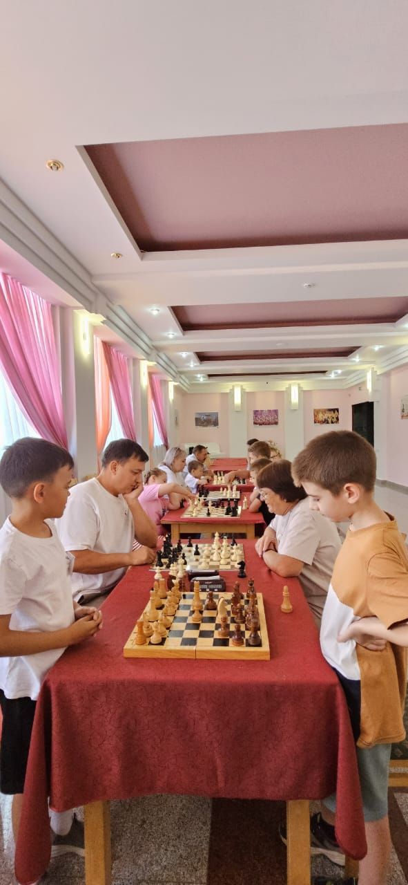 Шахматный турнир «Моя шахматная семья» объединил поколения в Нурлате