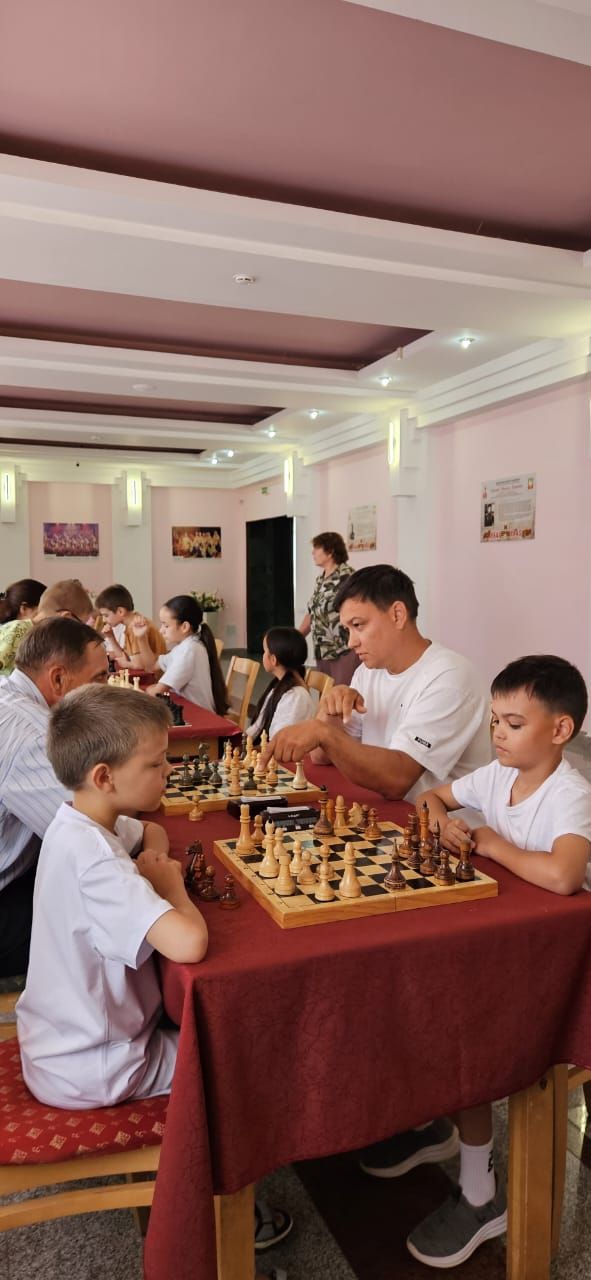 Шахматный турнир «Моя шахматная семья» объединил поколения в Нурлате