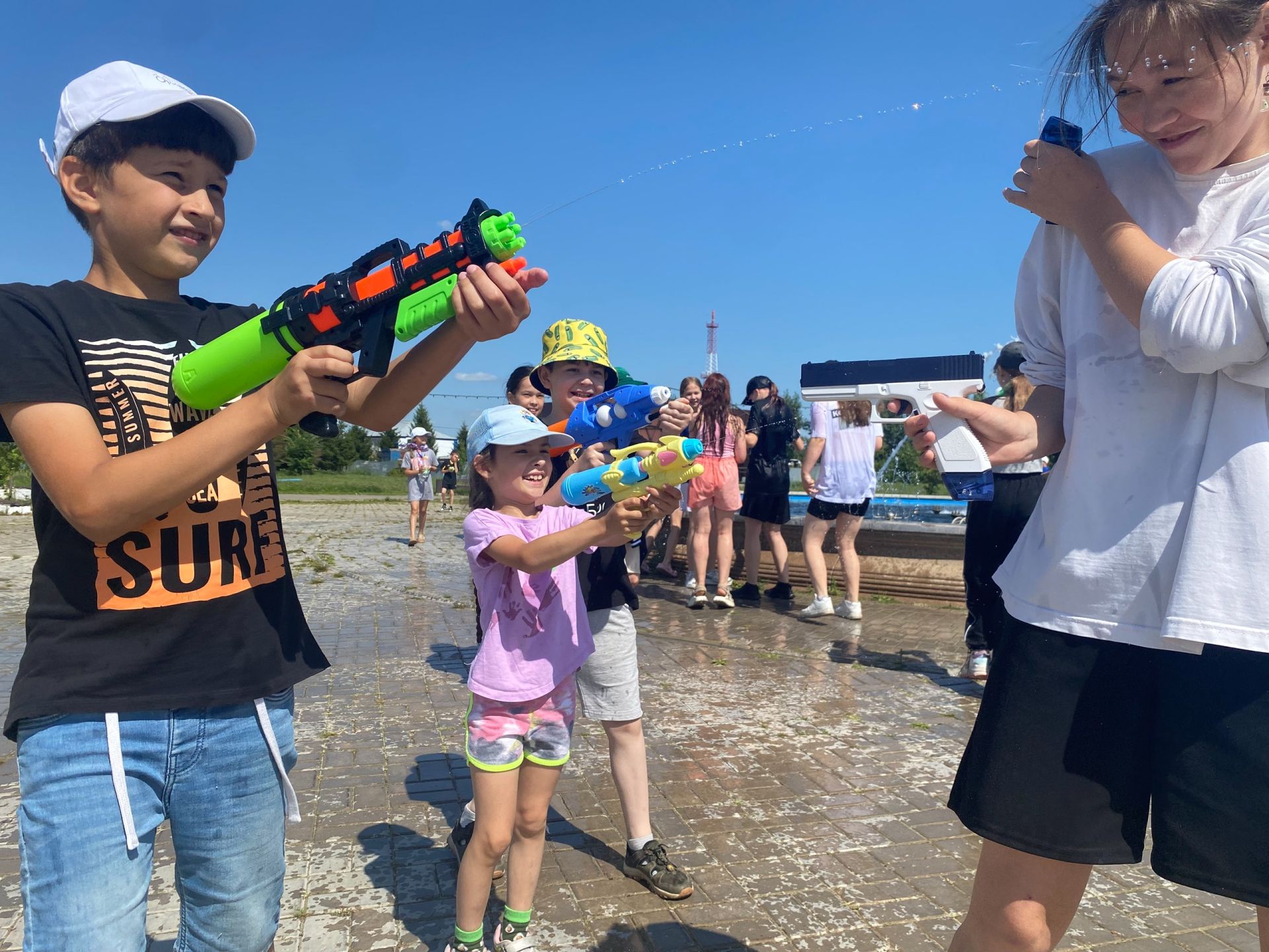 День Нептуна, интеллектуальные баталии и забота о безопасности: как проводят время в лагере «Мечта»