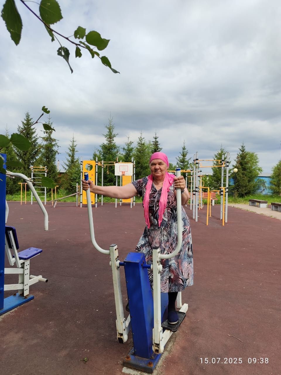 «Весёлые старты» для души: как в Нурлатском доме-интернате спорт объединяет поколения