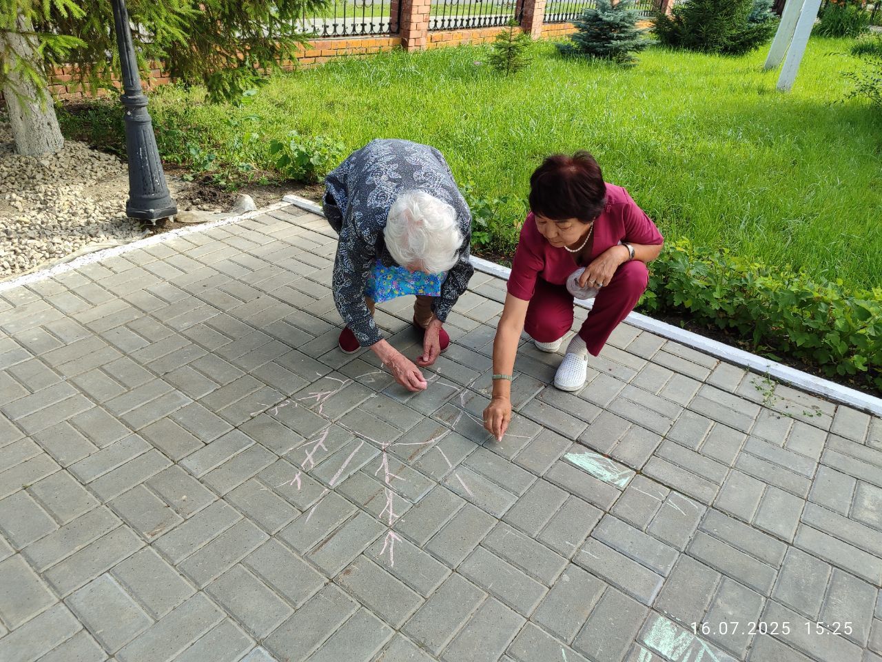 Цветные мечты: в Нурлатском доме-интернате расцвел праздник творчества