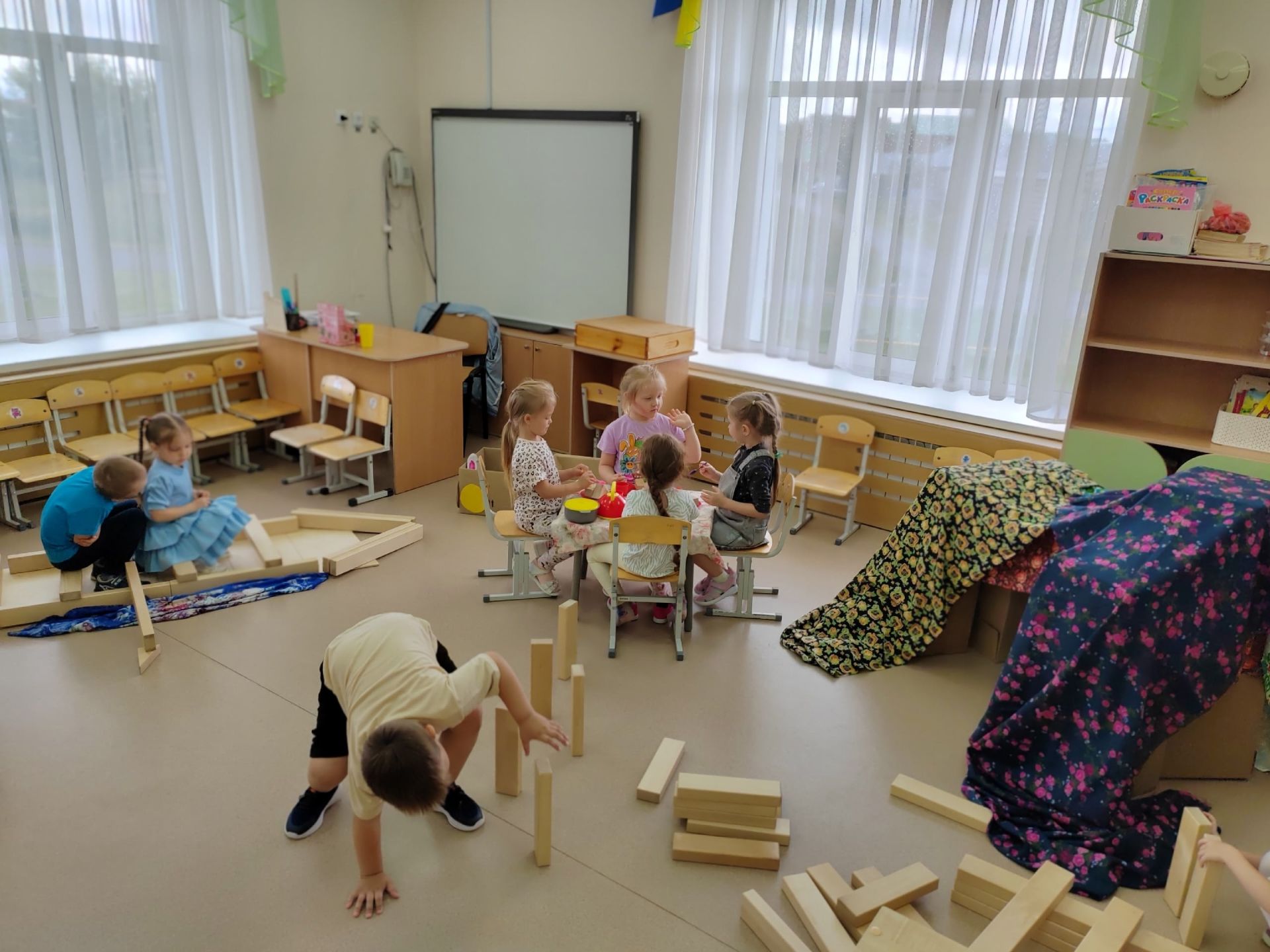 «Непоседы» из Нурлата построили сказочный лагерь в детском саду: приключения без границ!