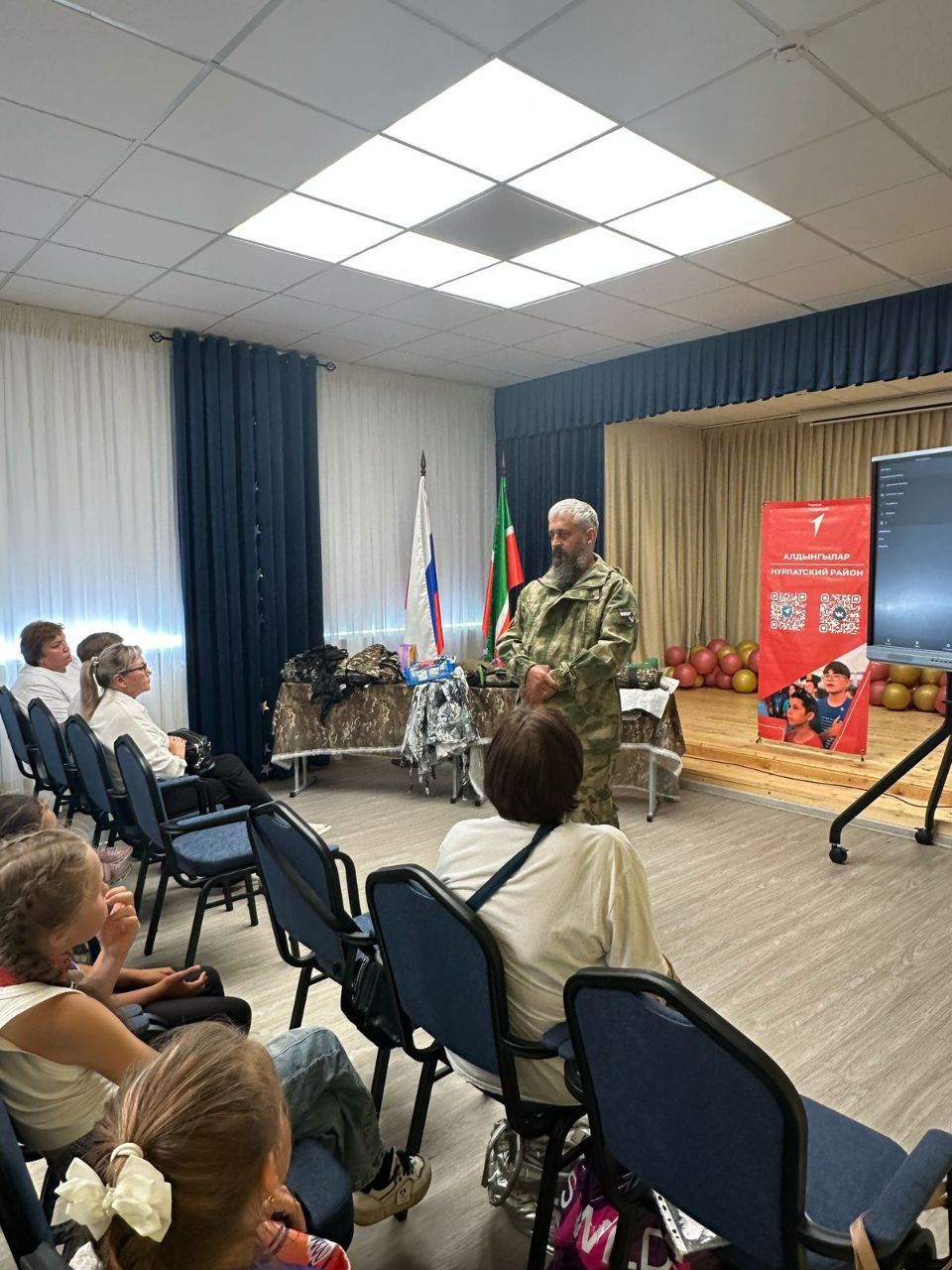 «Ангелы Донбасса»: в Нурлате почтили память погибших детей и встретились с героем СВО