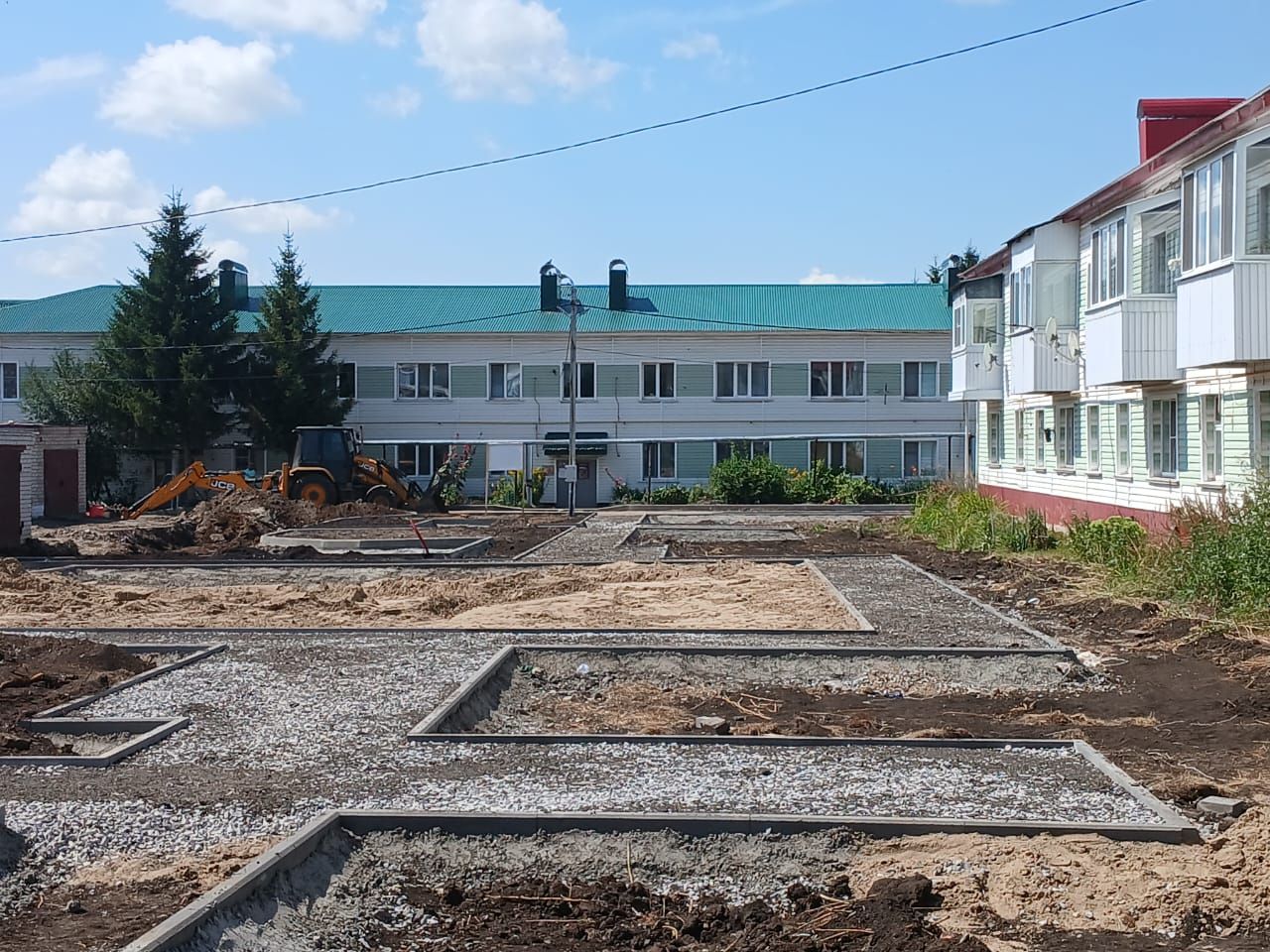 Глава Нурлатского района проверил ход благоустройства городских территорий