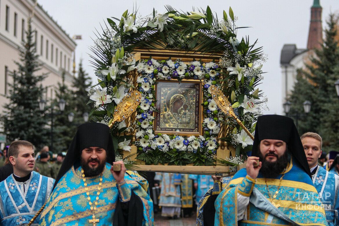 Торжества в Казани в честь 446-летия обретения Казанской иконы Божией Матери