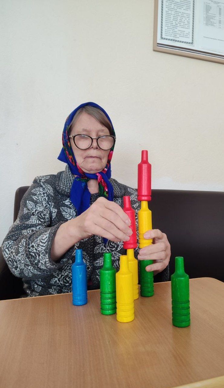 В Нурлатском доме престарелых проводят занятия для восстановления моторики рук