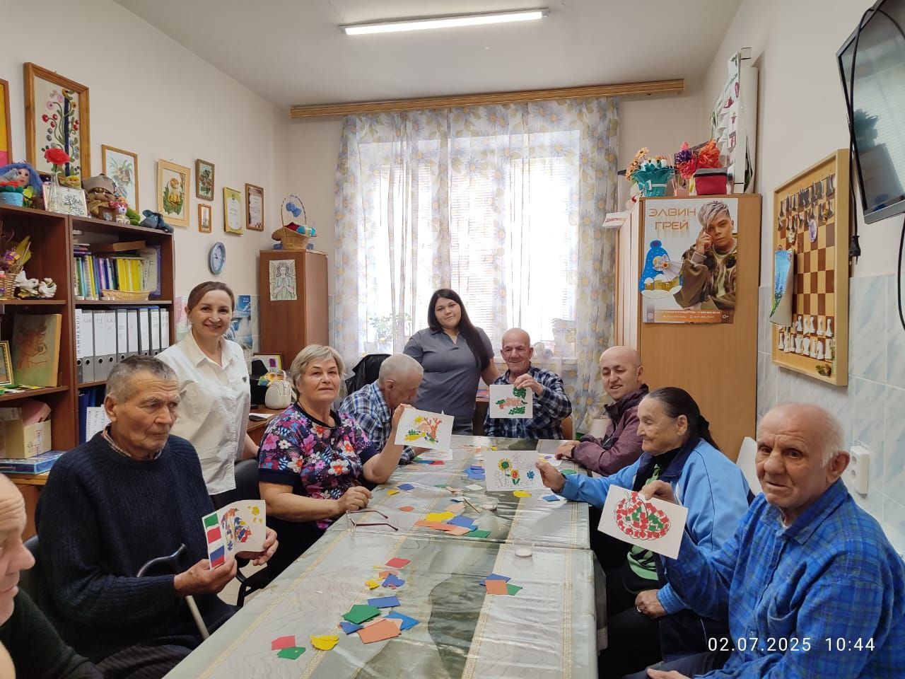 «Килэчэк» дарит радость творчества: нурлатские пенсионеры освоили обрывную аппликацию