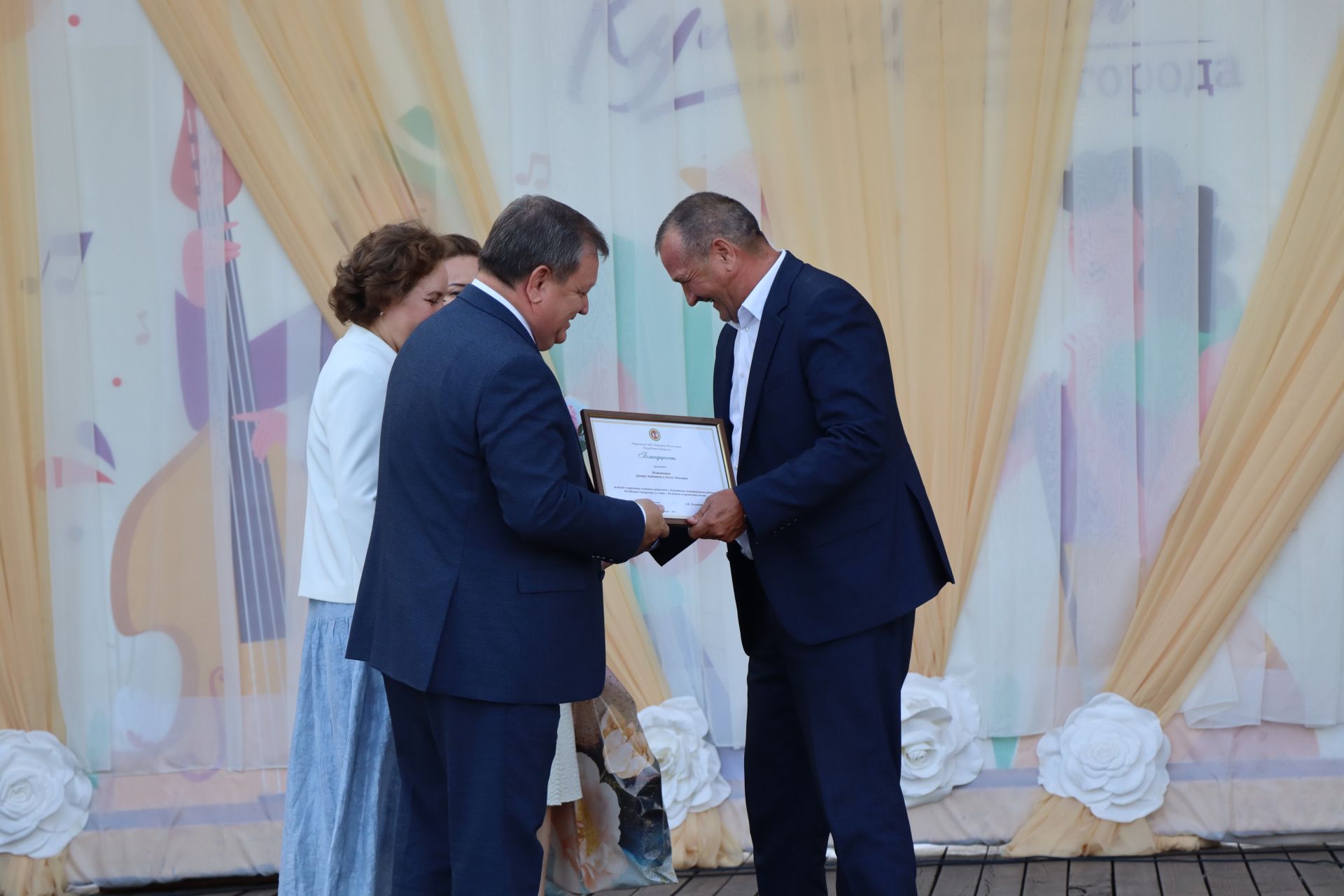 Дамиру Ишкинееву вручили Благодарность за укрепление семейных ценностей